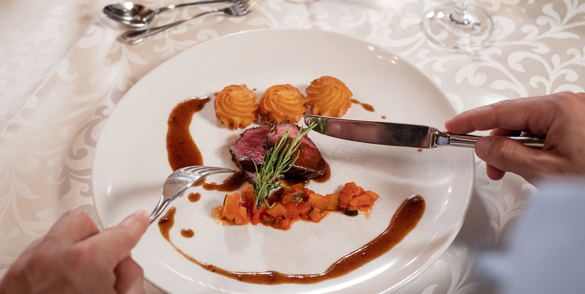 Köstliches Abendessen im Alpenhotel Karwendel in Leutasch bei Seefeld