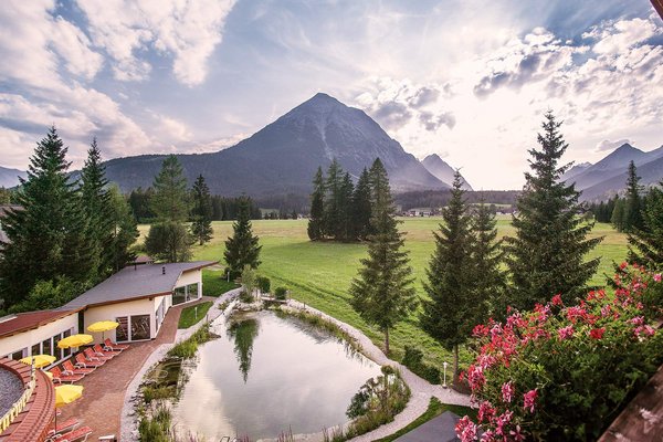 L´hotel alpino Karwendel e la montagna "Hoher Munde"