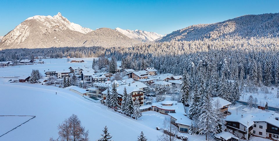 Foto: Winterwandern beim Adults only Wellnesshotel in Tirol Österreich in Leutasch